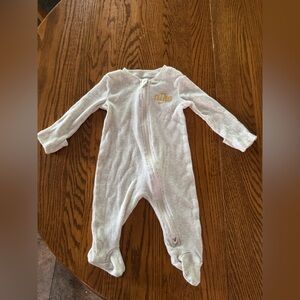 Nike 3 Month old zip up onesie cream colored with hand cuffs